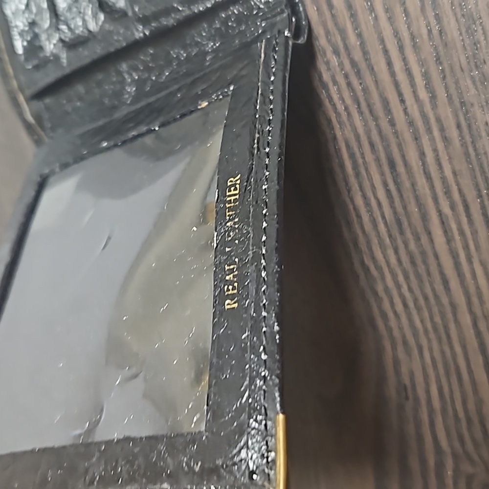 Real Leather, Wallet - Picture 2 of 6
